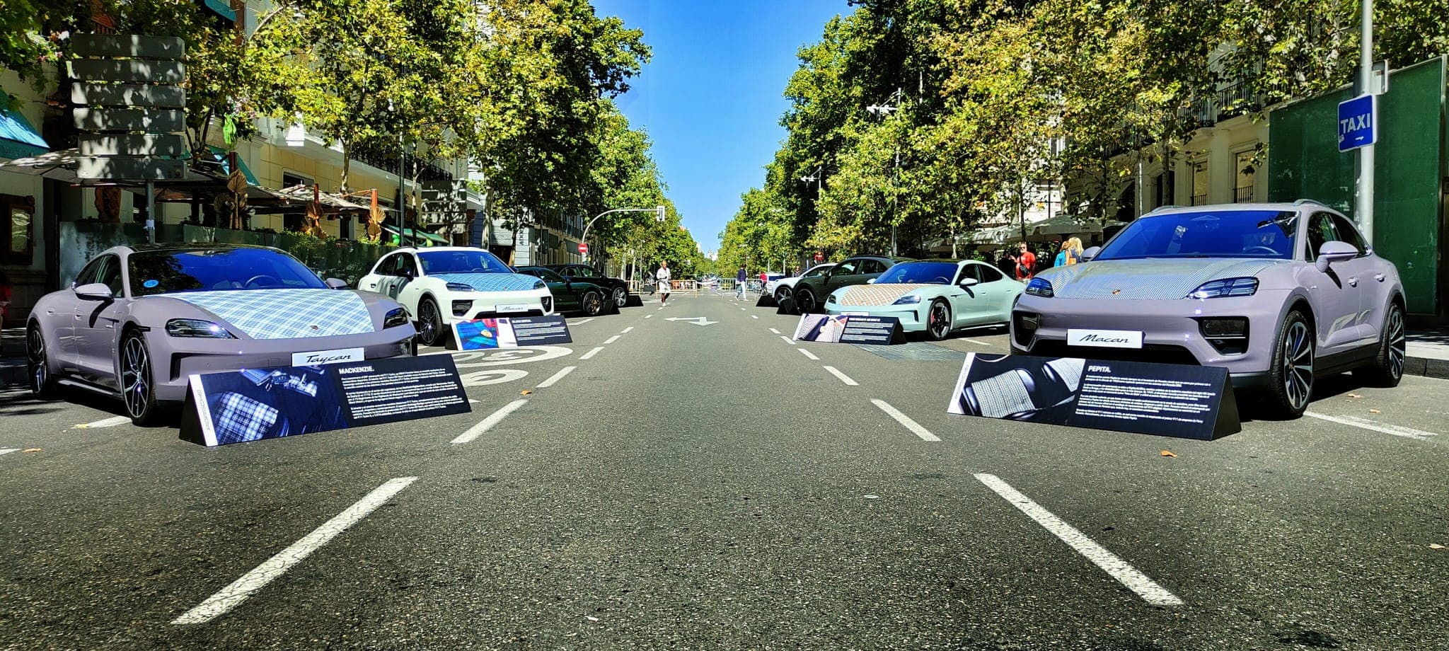 Vehículos Porsche integrados en vía pública durante Madrid es Moda 2024